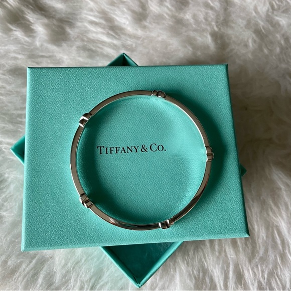 Tiffany and Co. Signature X Bangle - Picture 4 of 7